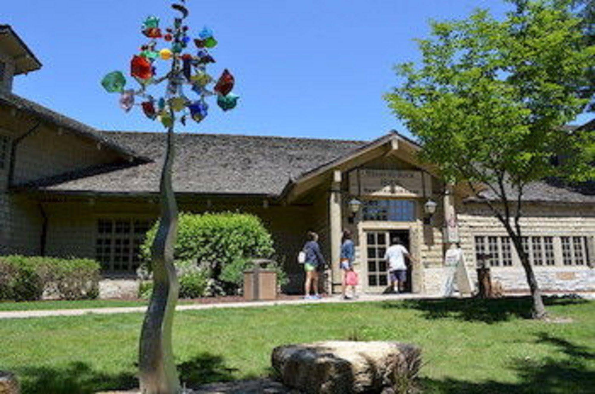 Starved Rock Lodge & Conference Center Utica Екстериор снимка