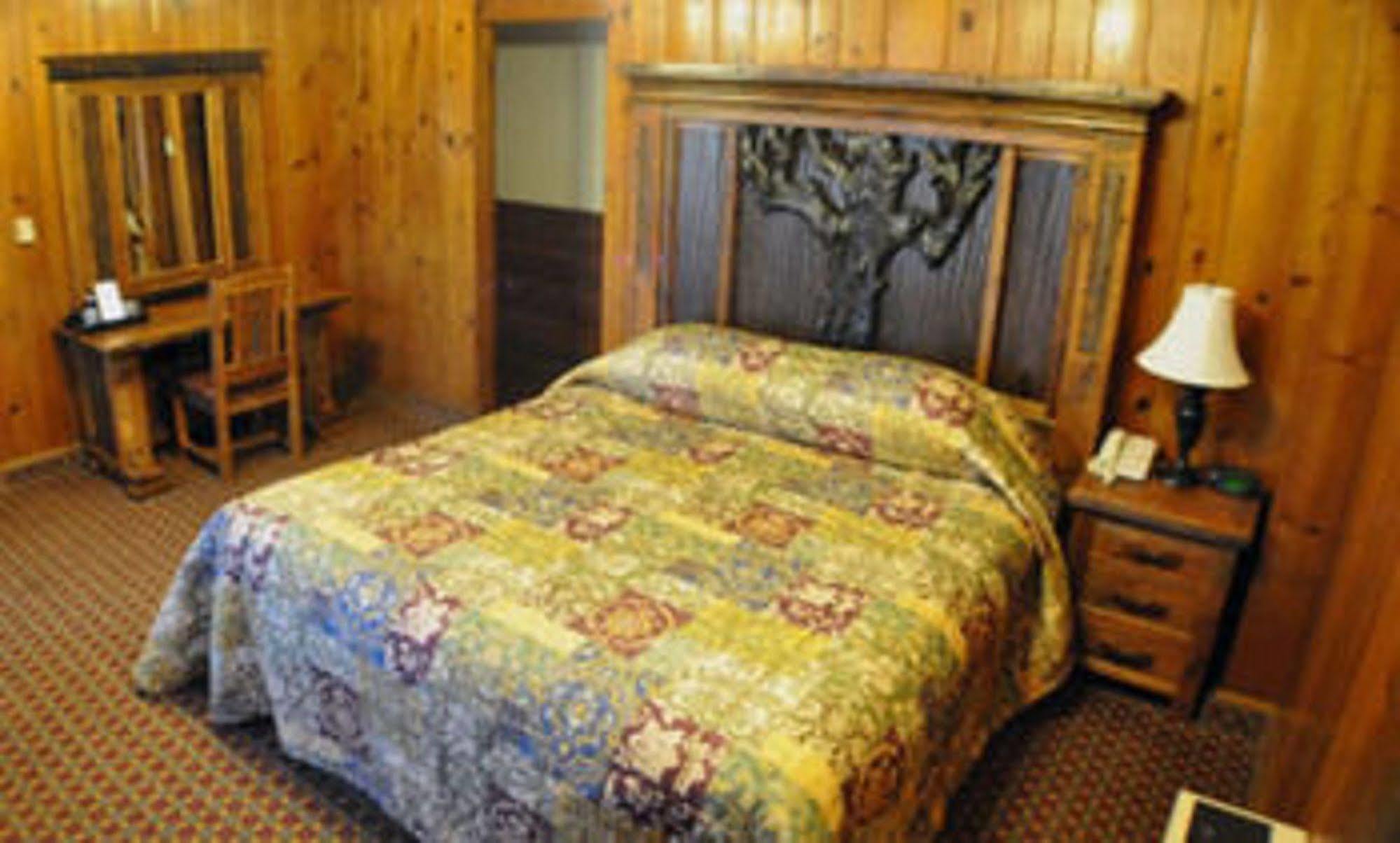 Starved Rock Lodge & Conference Center Utica Екстериор снимка