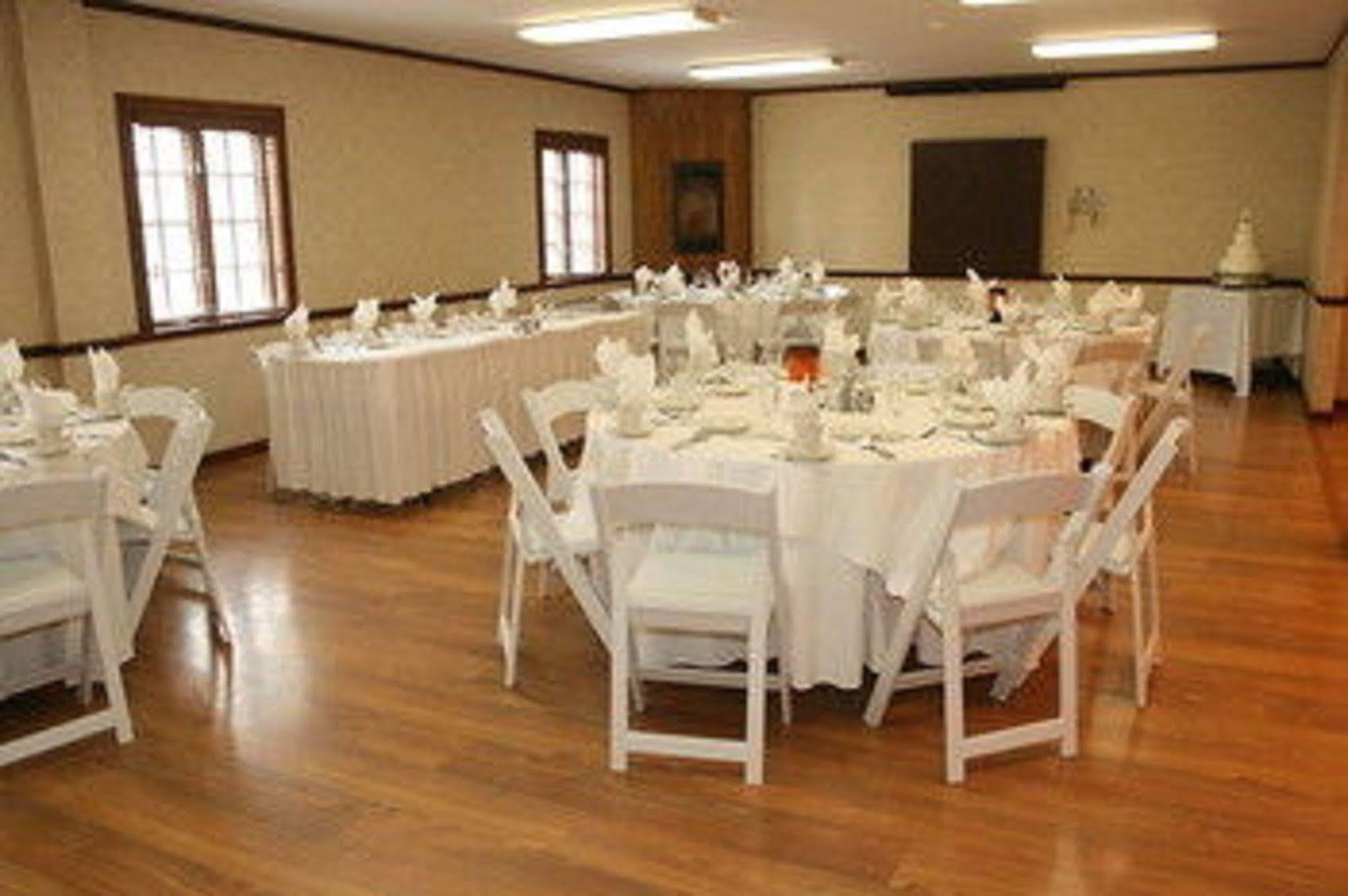 Starved Rock Lodge & Conference Center Utica Екстериор снимка